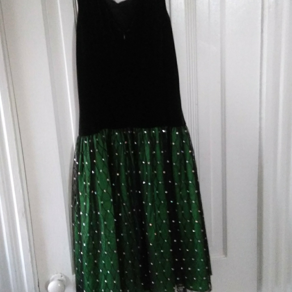Dress - Picture 2 of 2